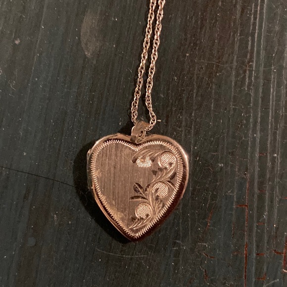 Jewelry - Sterling Silver Locket